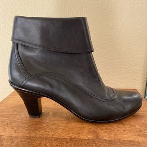 NWOT Sofft Leather black booties